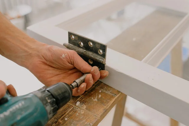 Start With The Hinge 